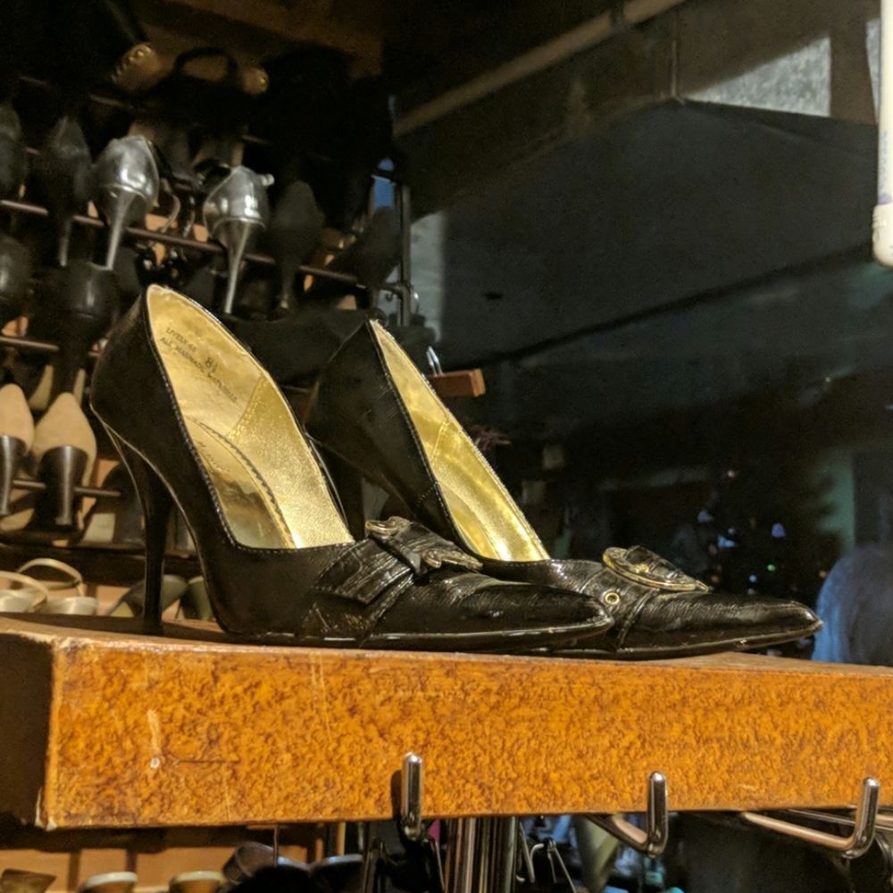 Anne Michelle Stiletto heel with gold buckle